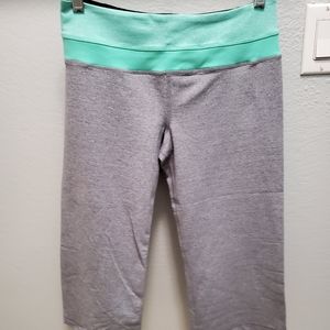 Lululemon gather and crow crop